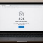 Layar laptop menampilkan halaman blokir situs